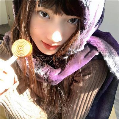 街上流行红裙子